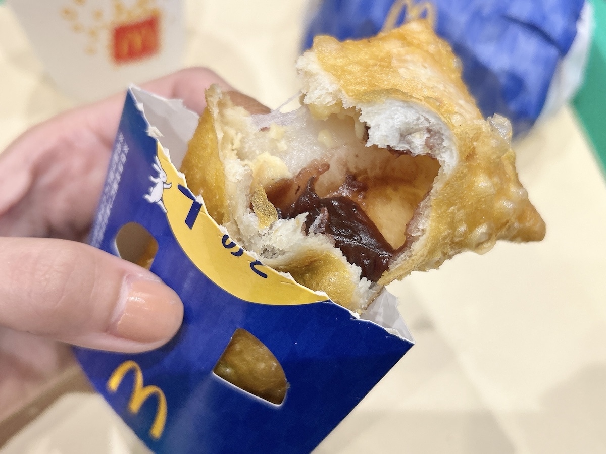マクドナルド「北海道産バターとあんことおもちの月見パイ」中身