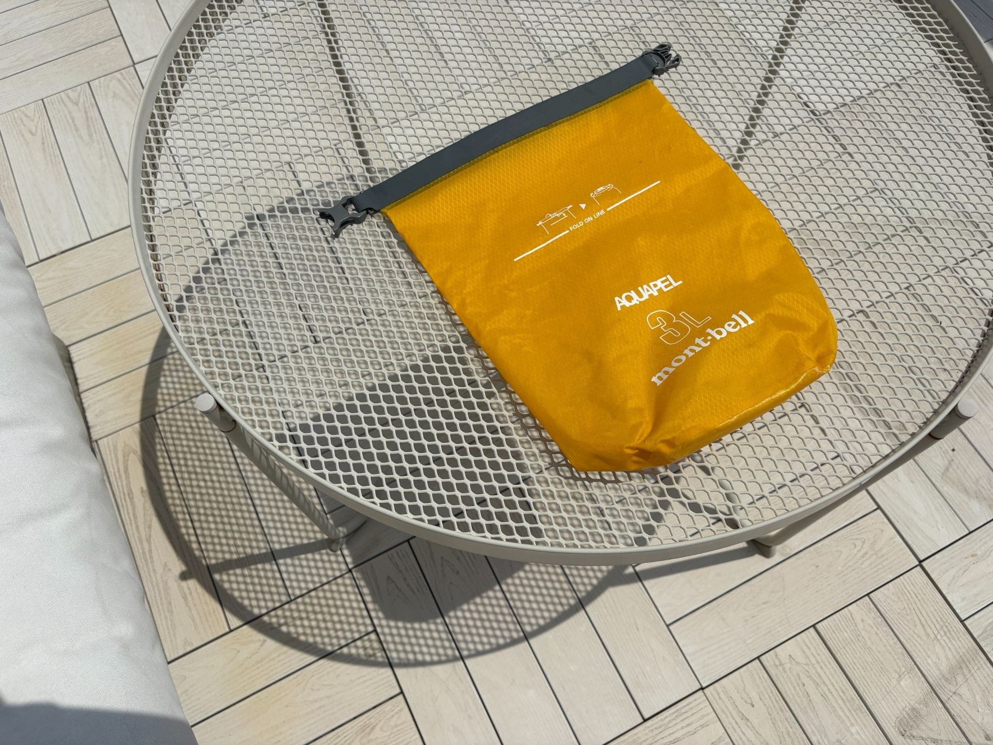 モンベル「アクアペルスタッフバッグ 3L」アウトドア好きライターの愛用品、防災にもおすすめ