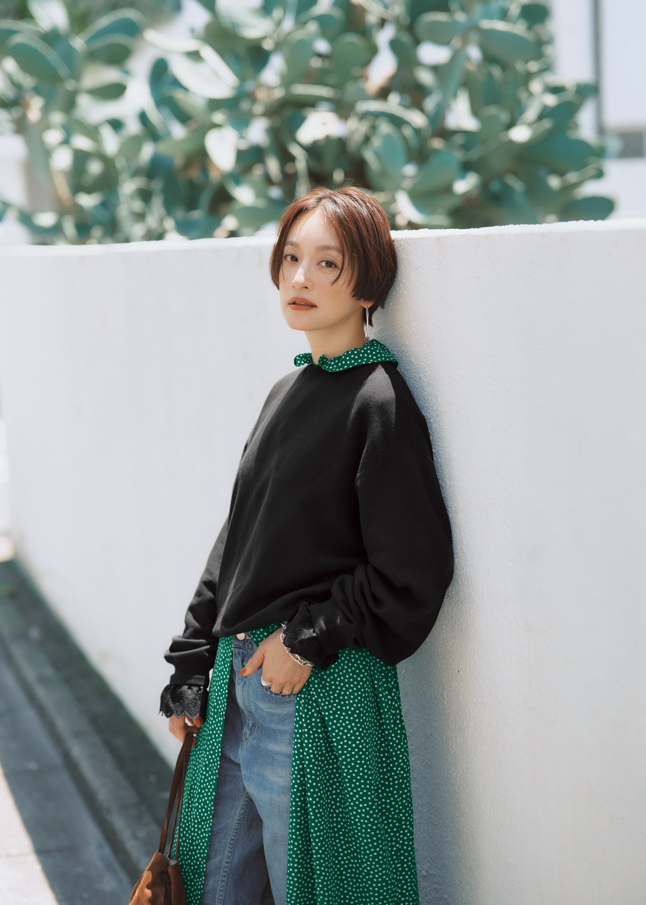 高山都さんの20th Anniv. LEE限定 12closet（トゥエルブクローゼット）【洗える】【高山都さんコラボ】プリントワンピースと20th Anniv. LEE限定 12closet（トゥエルブクローゼット）【洗える】【高山都さんコラボ】袖レーススウェットのコーデ
