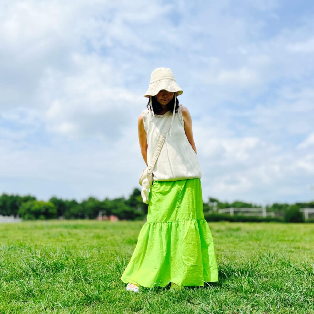 ADAM ET ROPE'　メタリック・ワッシャーナイロンスカート
URBAN RESEARCH ROSSO WOMEN　sara mallika　CTN STITCH HAT
beautiful people/ビューティフルピープル/POTR shoulder bag