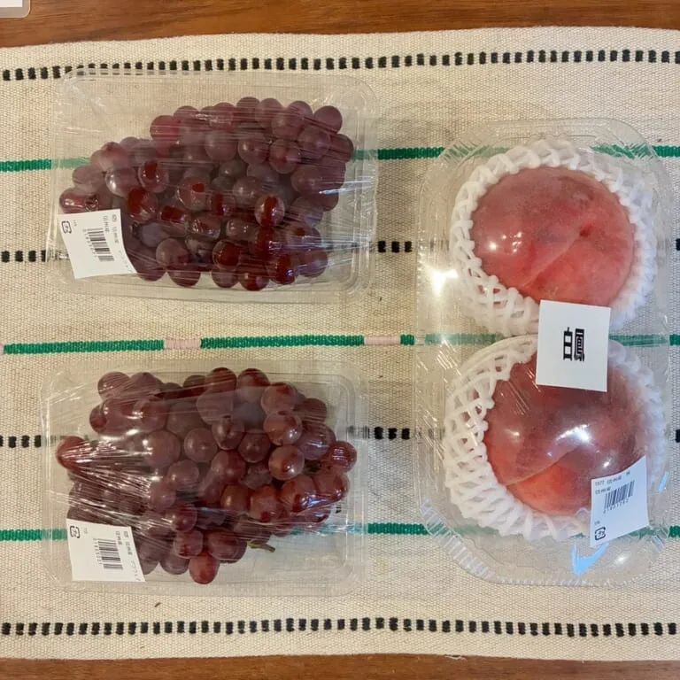 季節のフルーツ ぶどう、桃