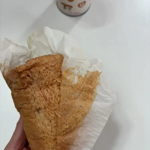 えほんのじかん「パンどろぼう パンのかんづめ イチゴあじ」中のパン