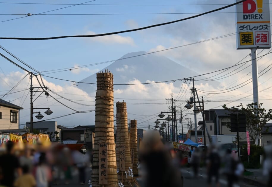 富士山 火祭り 本町通りの様子