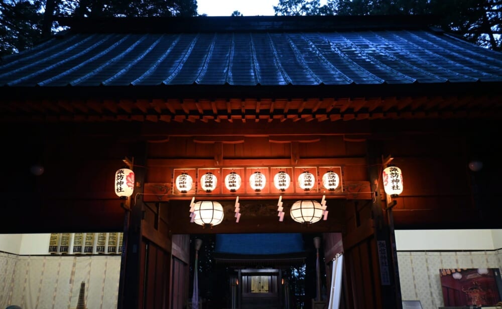 北口本宮冨士浅間神社 諏訪神社 拝殿