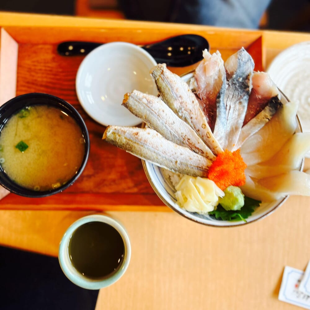 三色海鮮丼(Iさん) 静岡県伊東市川奈・伊豆太郎 海鮮レストラン 寿司 丼