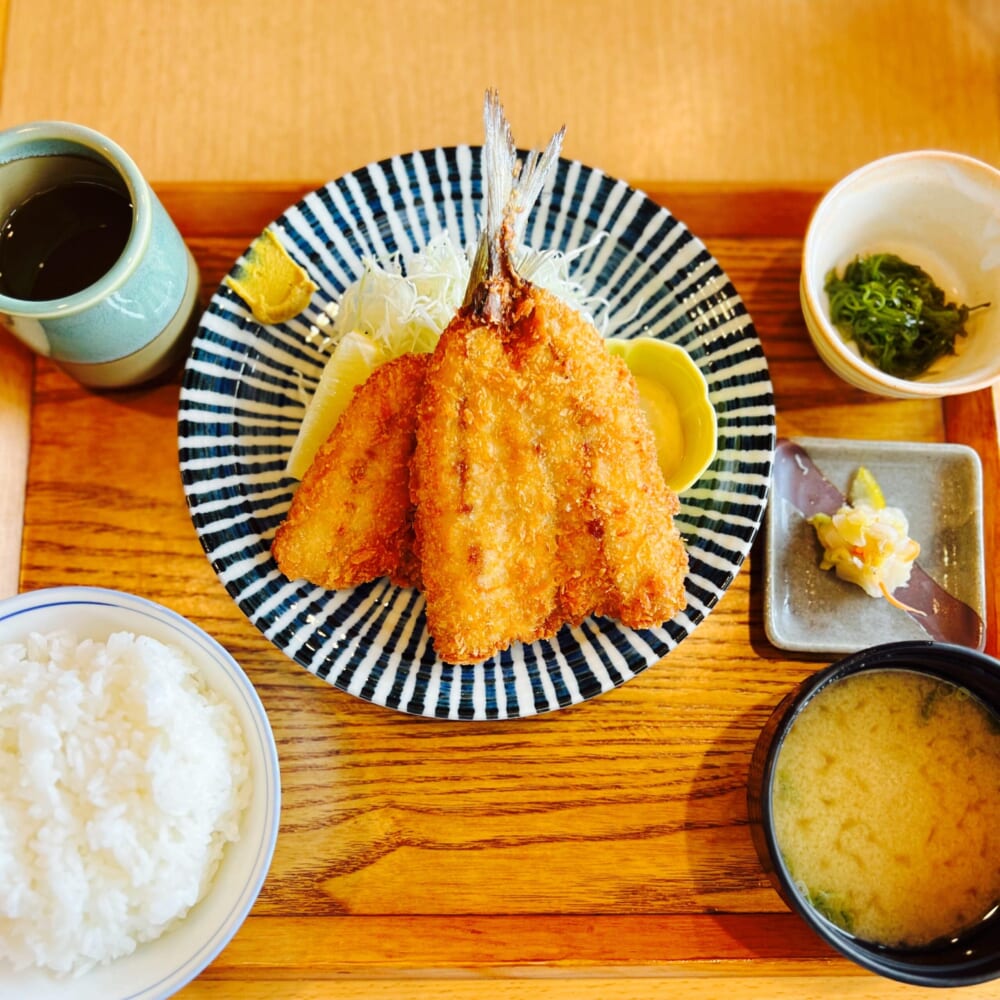 地あじフライ定食(ななお) 静岡県伊東市川奈・伊豆太郎 海鮮レストラン 寿司 丼