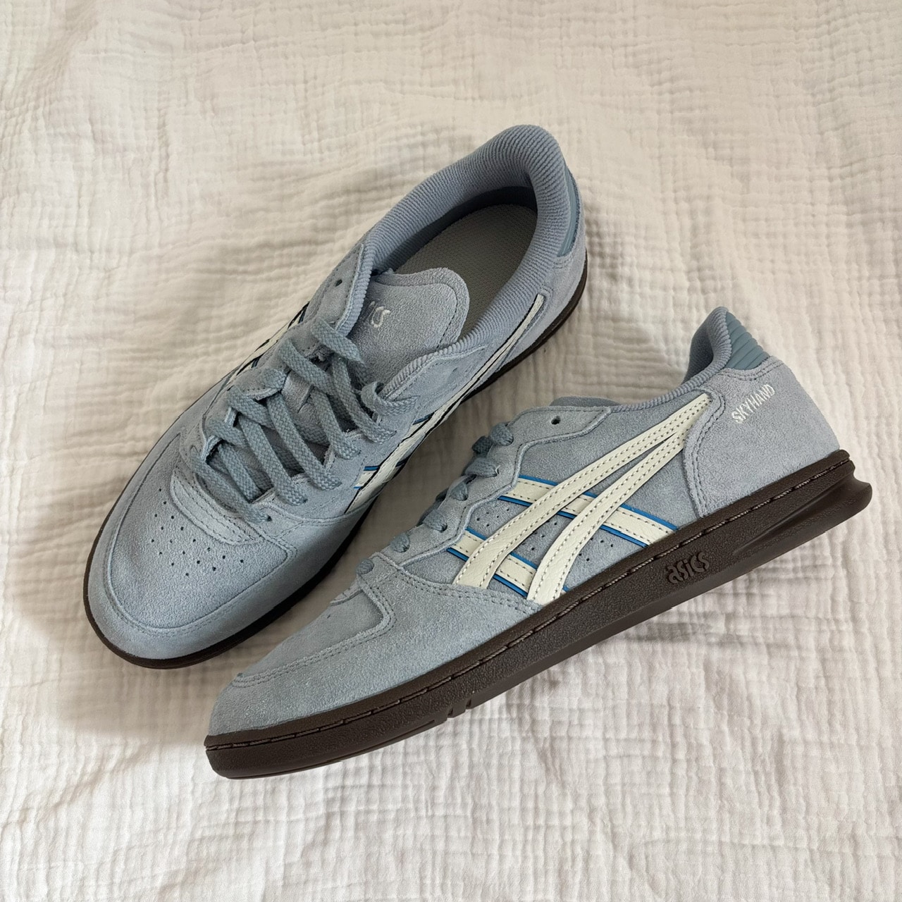 ASICS SKYHAND OG／アシックススカイハンドSlate Blue/Lake Greyの写真
