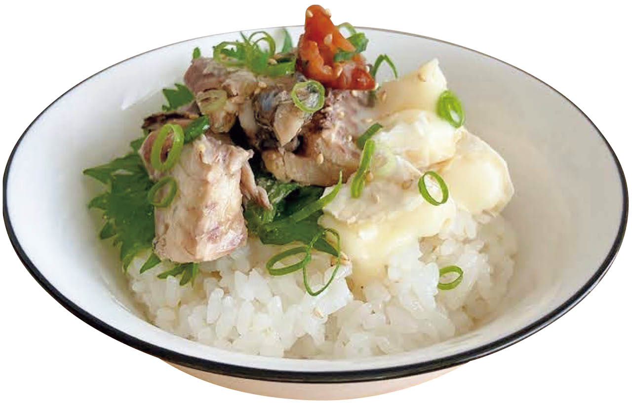 サバ缶とカマンベールと梅しそのっけ飯