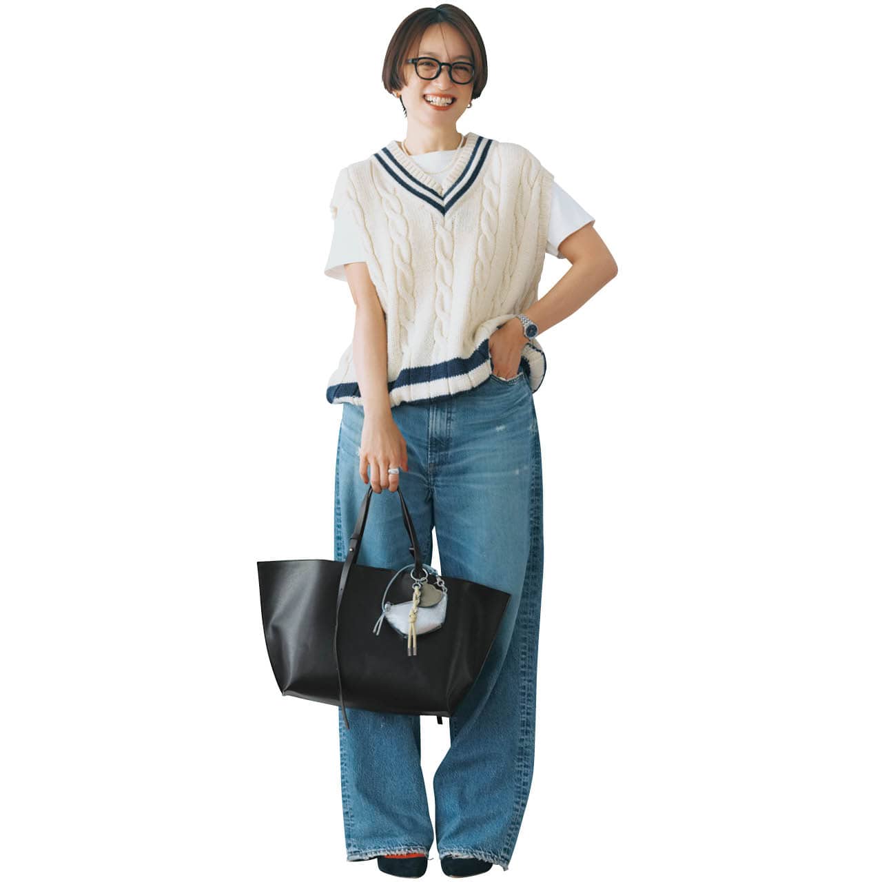 高山都さんの12closet（トゥエルブクローゼット）【軽量】チャーム付き横長床革トートバッグ ブラックのコーデ
