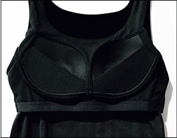 内部にはバストをキャッチして立体的に包み込む『キャッチャーカップ』をはじめ、ストレスなく補整できる機能が随所に。