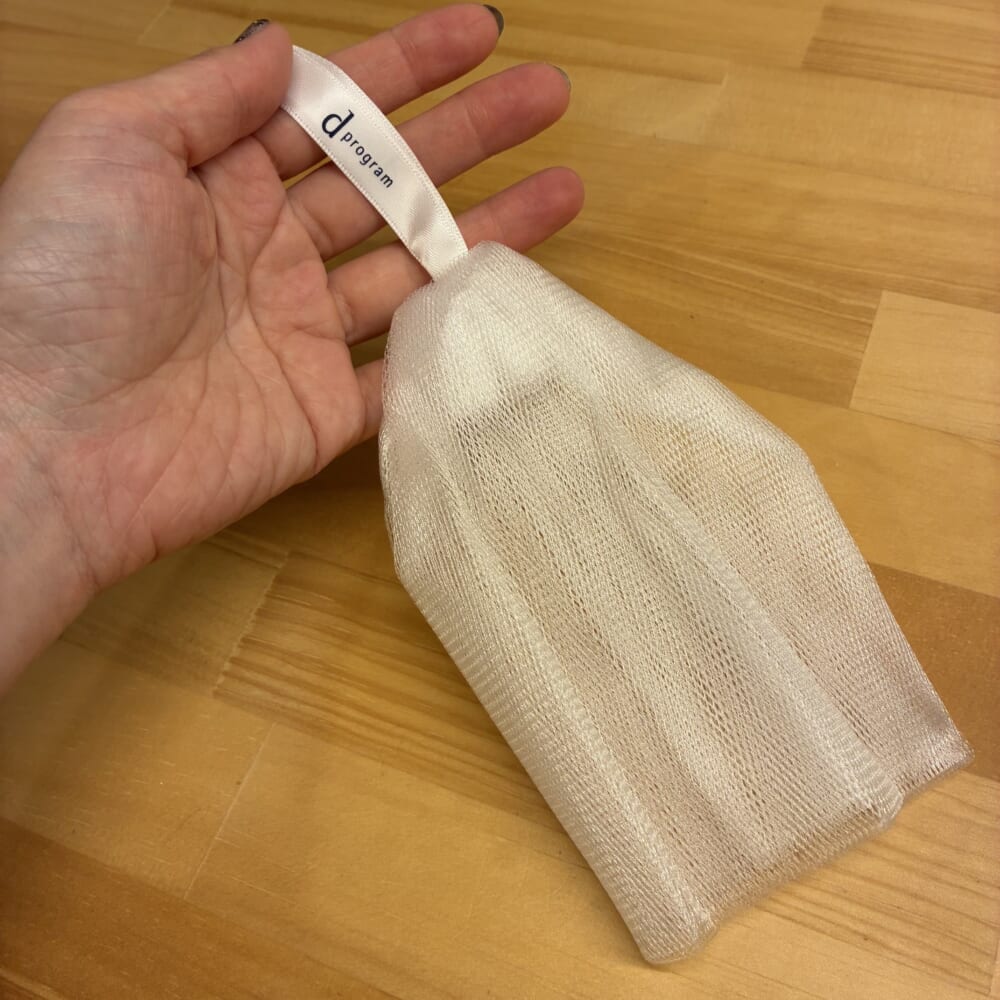 dプログラム　洗顔料　エッセンスインクレンジングフォーム