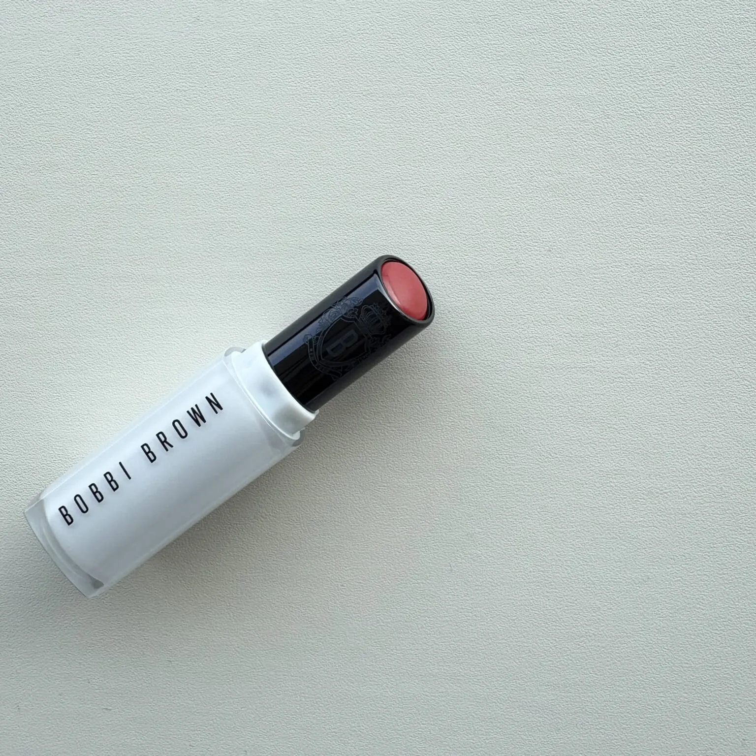 BOBBI BROWN「エクストラ リップ ティンテッド バーム 202 ベアチェリー」蓋を開けたところ