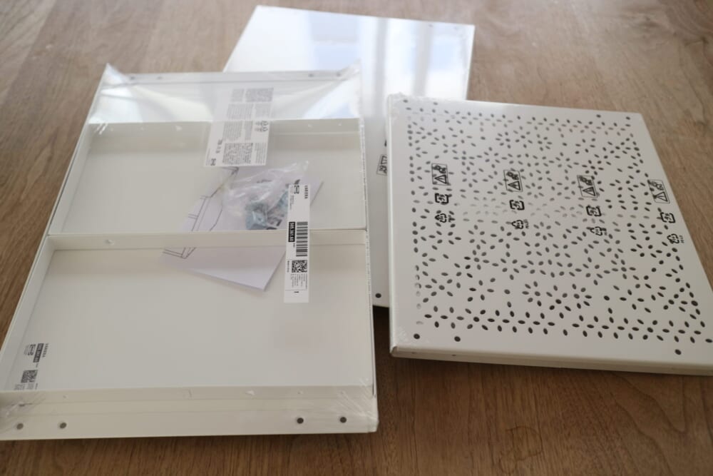 IKEA　食器棚
