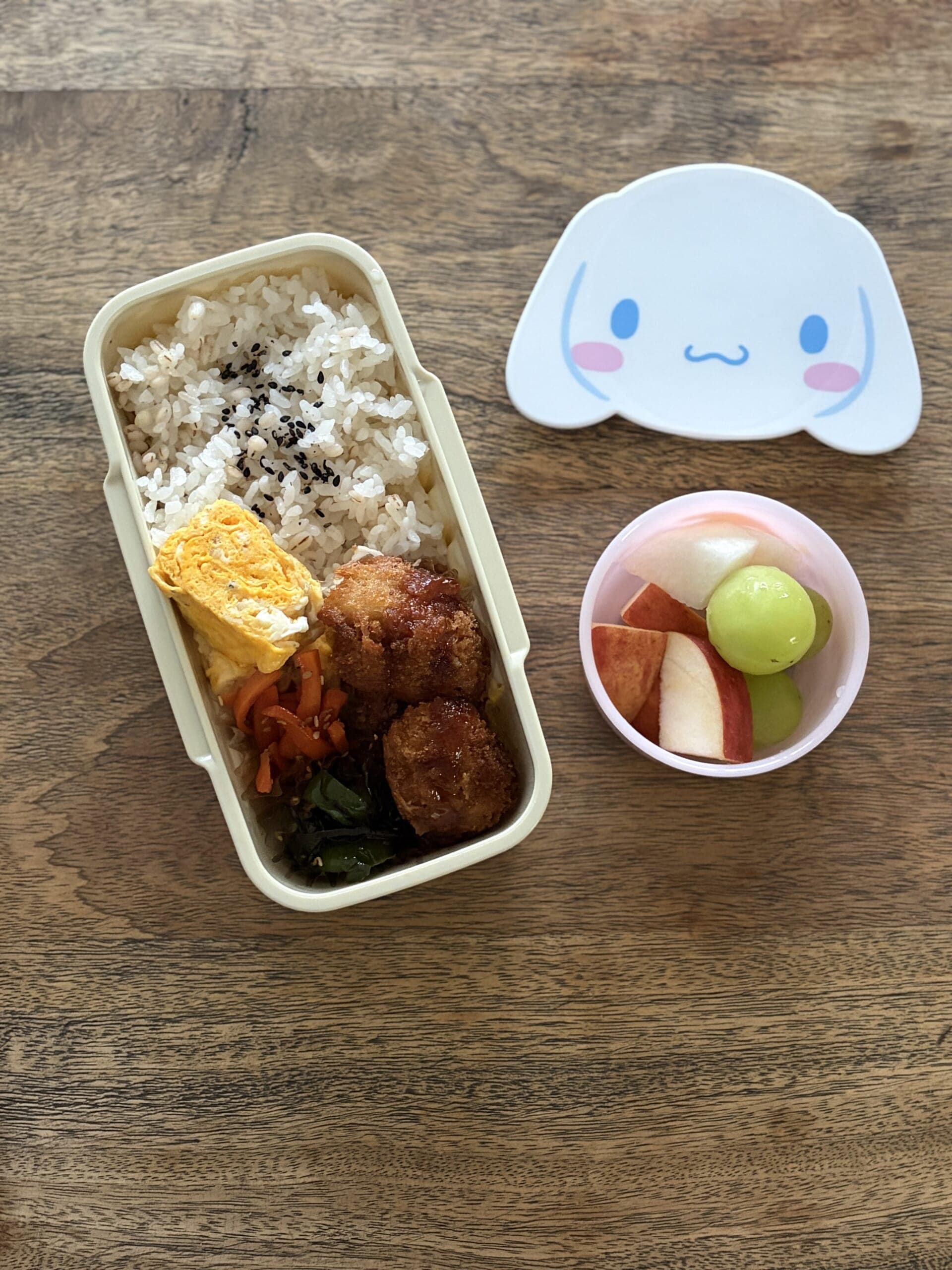 ツルヤ「とんかつソース」をコロッケにかけたお弁当