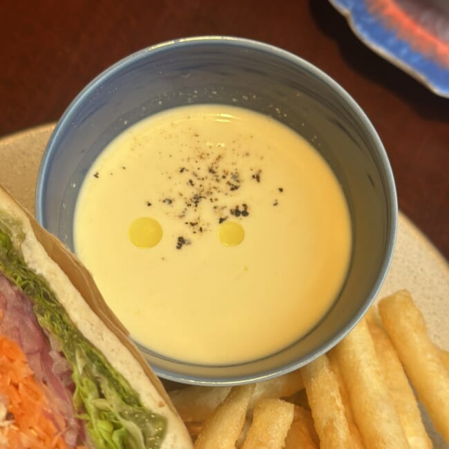 BASEGATE横浜関内「Café Re:」のランチ