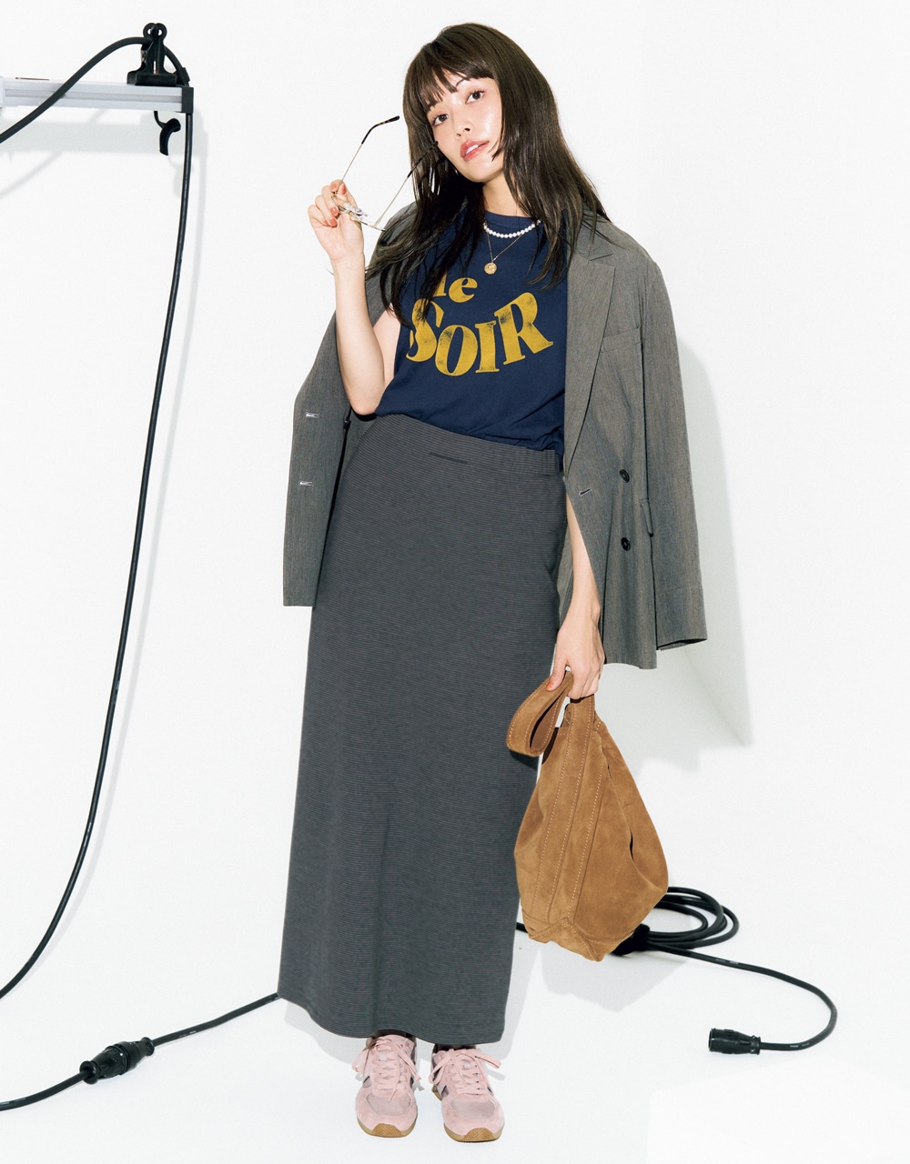 垣内彩未さんスニーカーコーデ