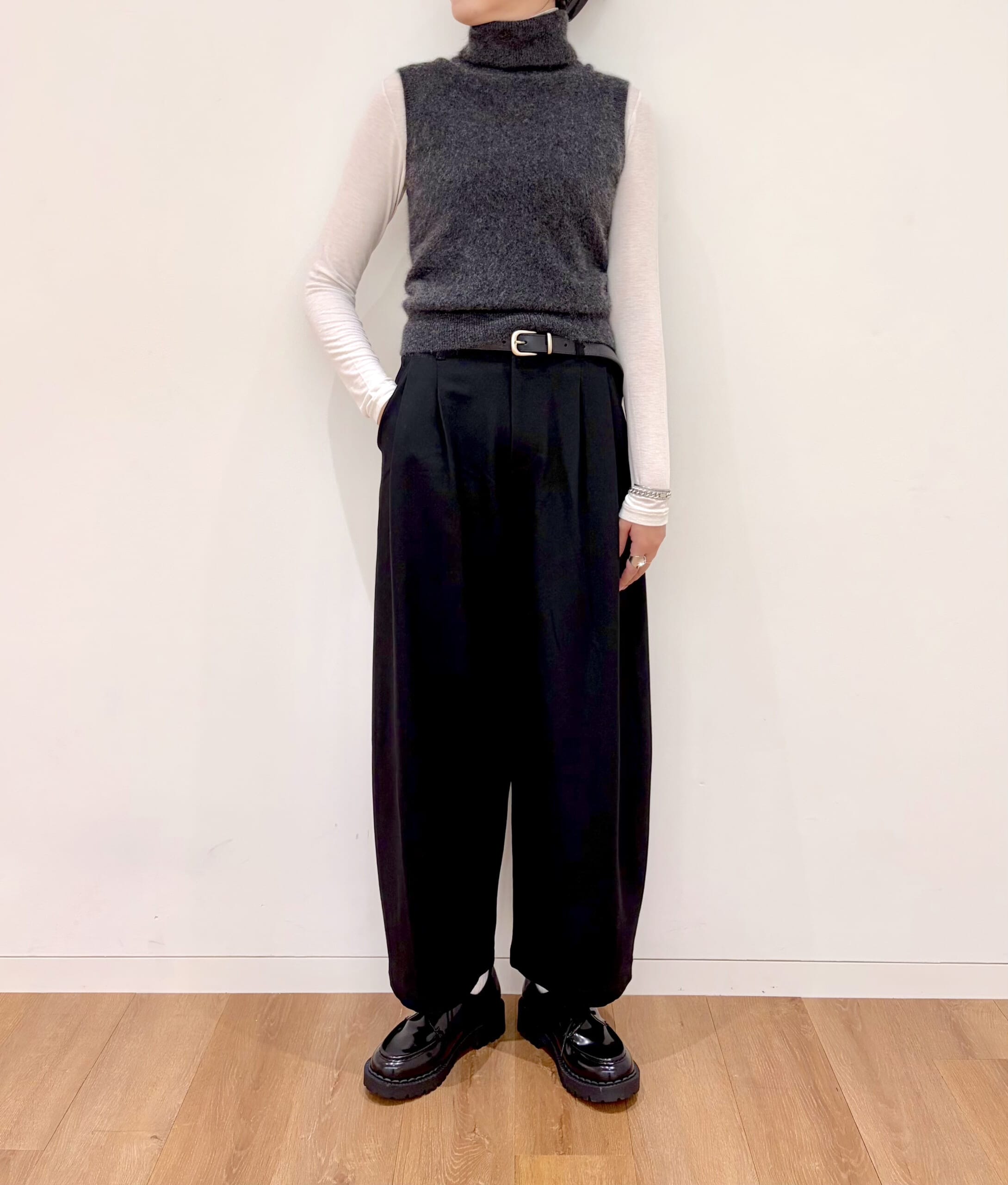 ユニクロシー フラッフィカシミヤベスト コーディネート