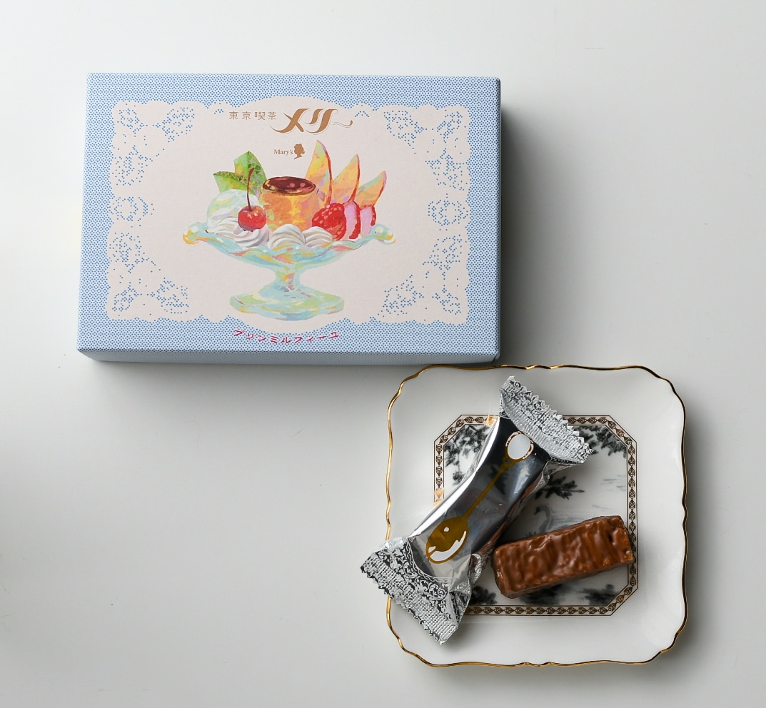 東京喫茶メリーの「喫茶店のプリンミルフィーユ」の箱と中身
