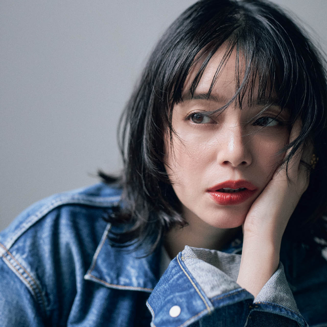 岸本セシルさん主演「ルーと、赤」シャネルの赤リップコーデ