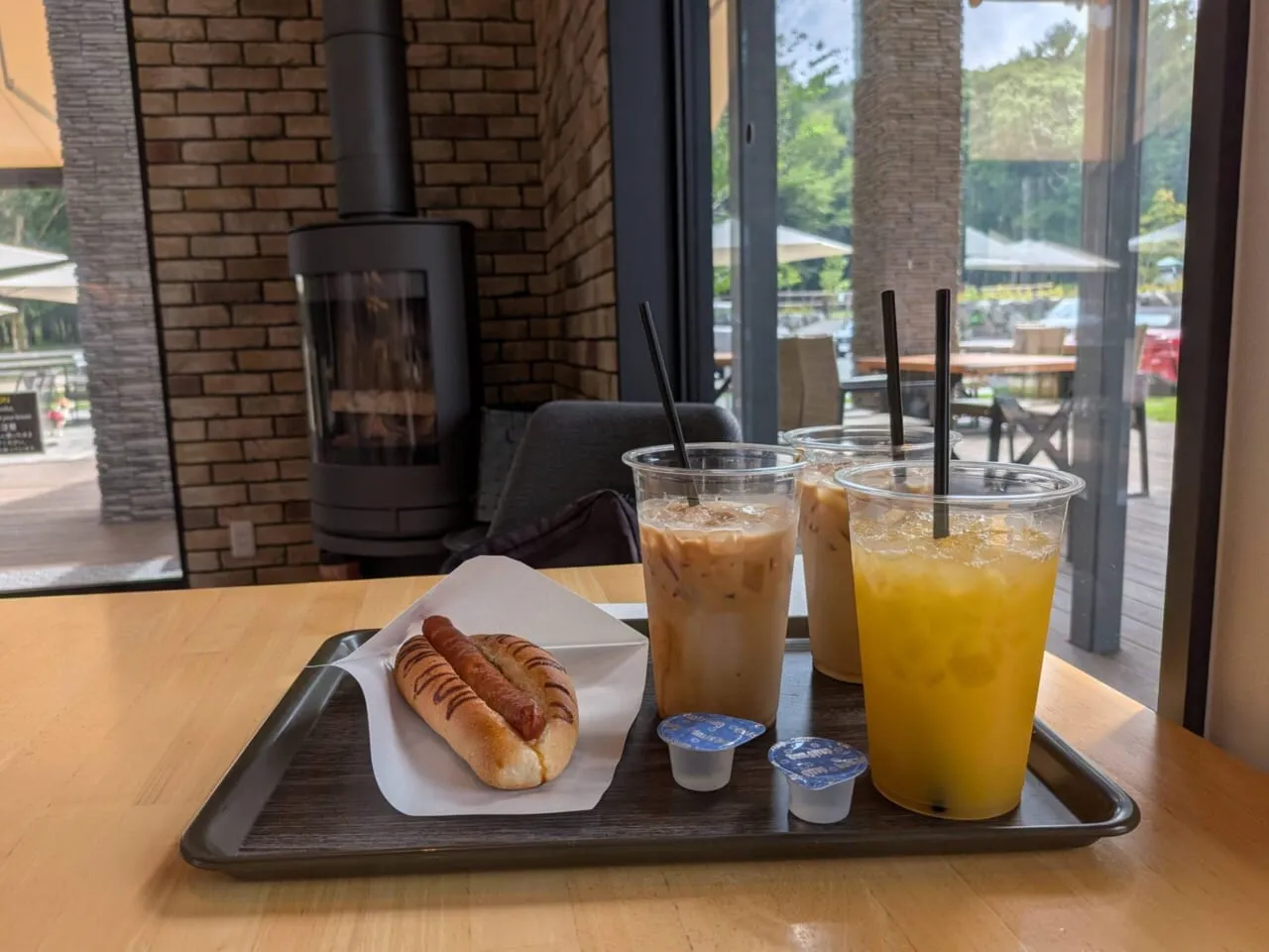 山中湖 ZEIT BAKERY CAFE ドリンクとパン