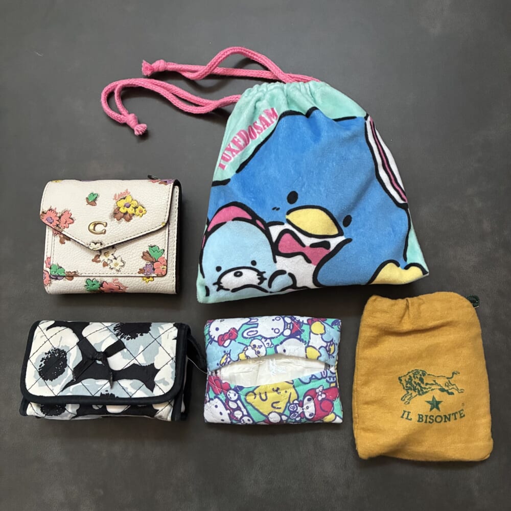 タキシードサム バッグの中身