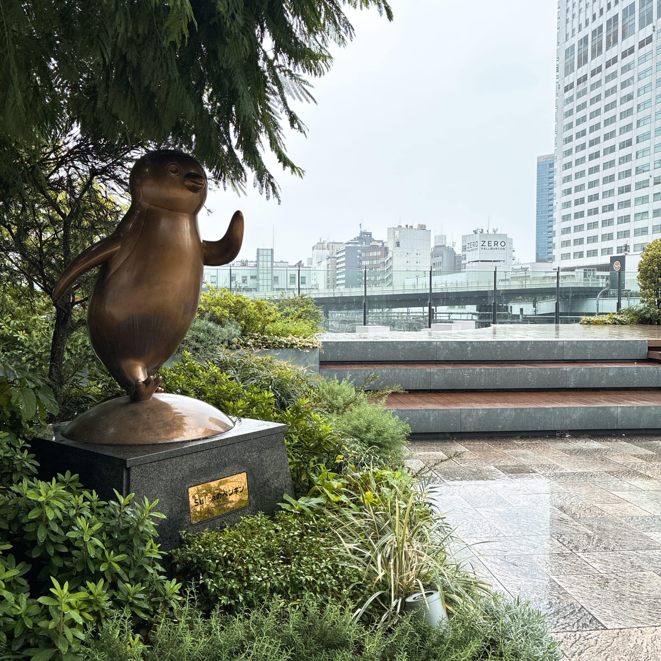 Suicaのペンギン広場 新宿駅 新南口