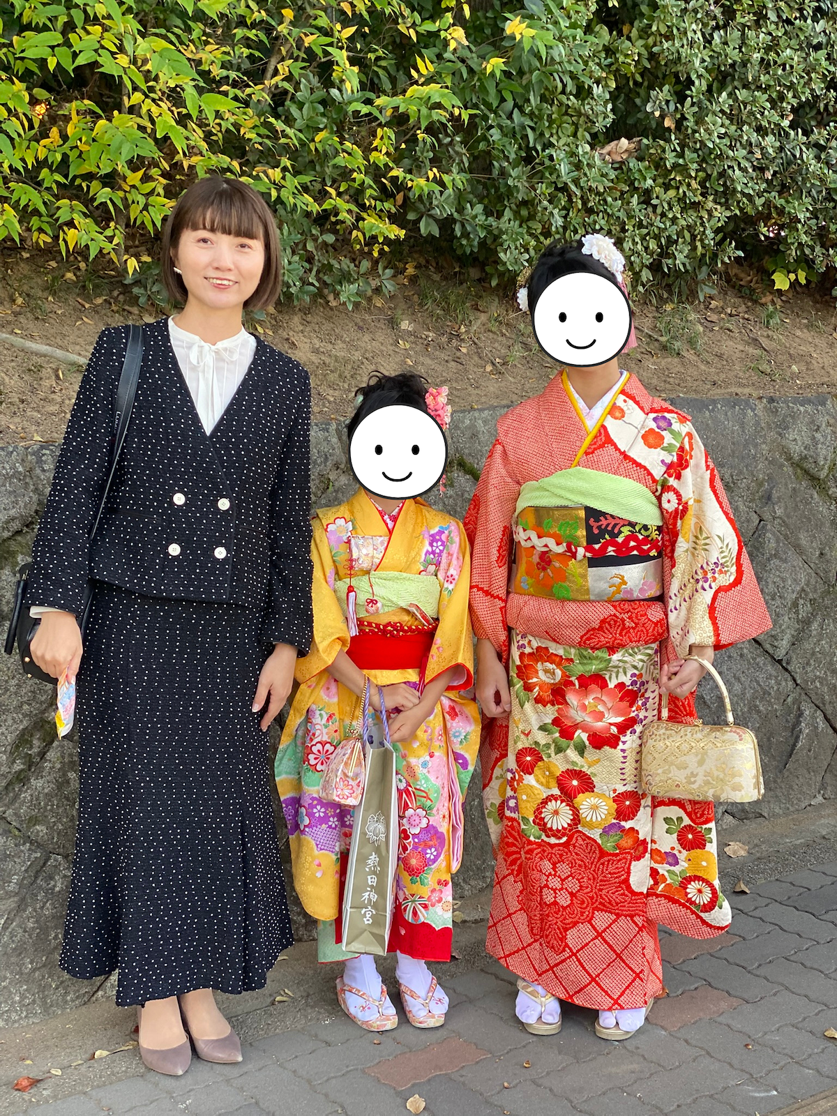 イエナのツイードセットアップを着用した七五三のママコーデ