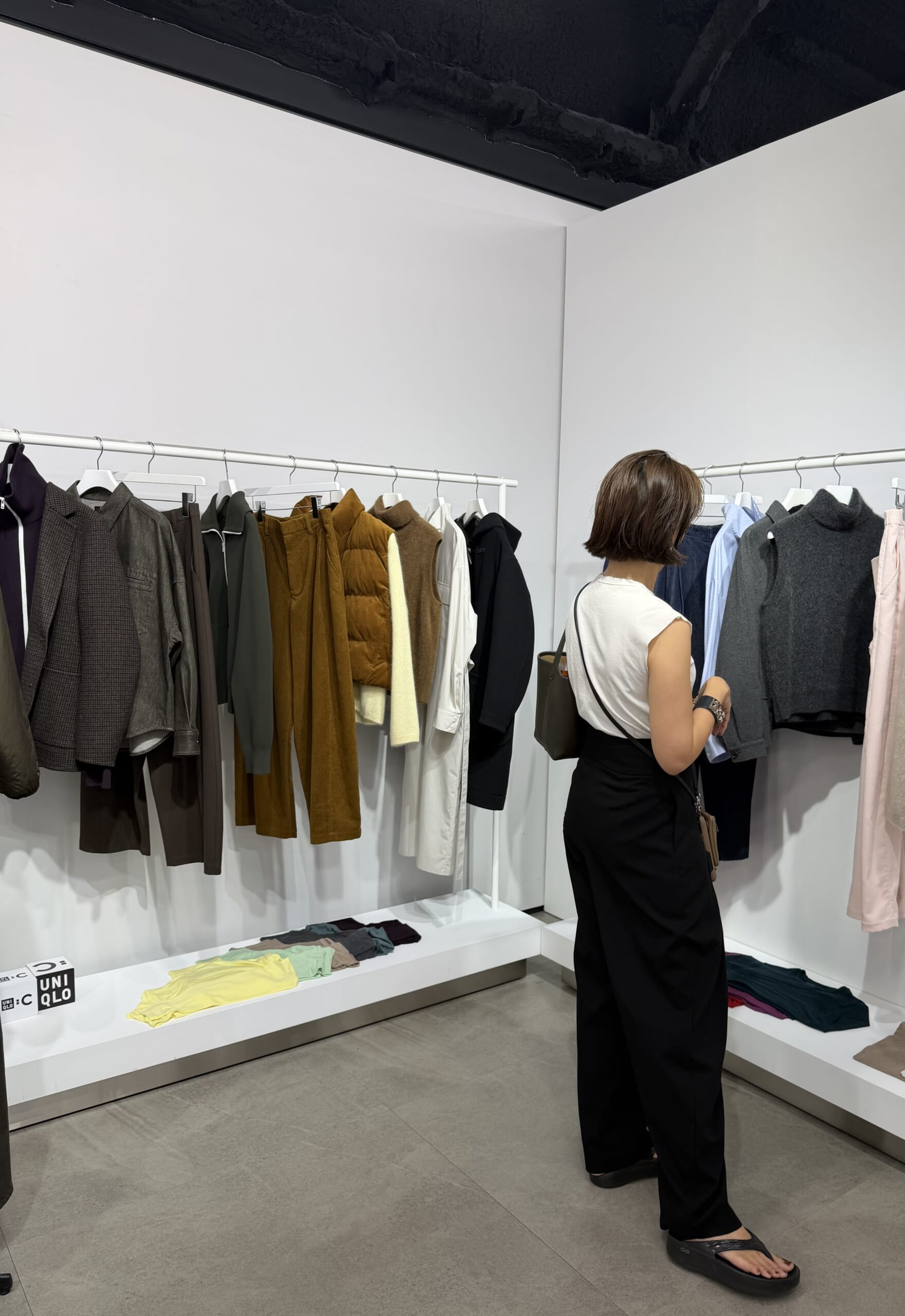 ユニクロ:シー 2026年秋冬展示会場を見て回る川口ゆかり