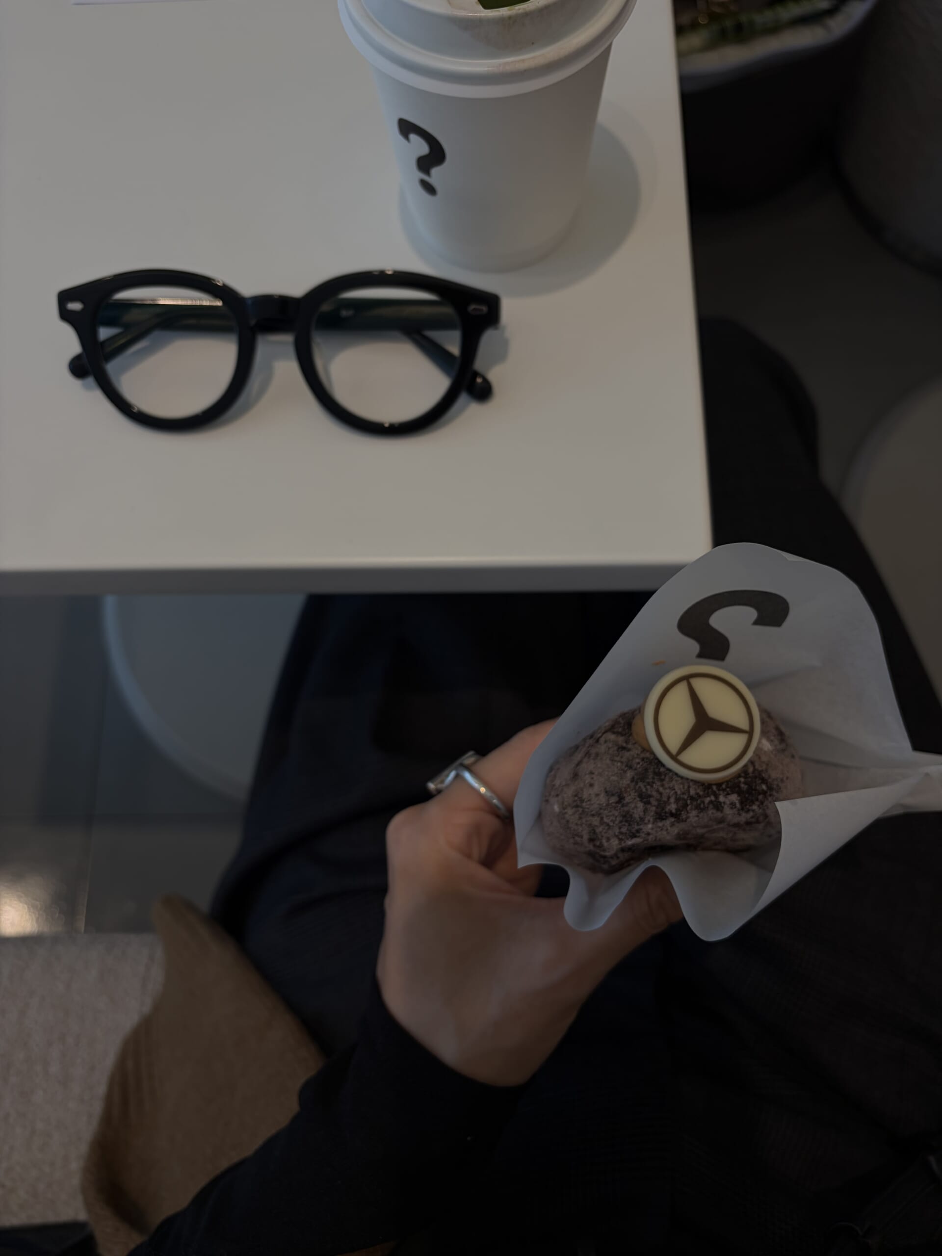 Mercedes-Benz Cafe by I’m donut?のドーナツ