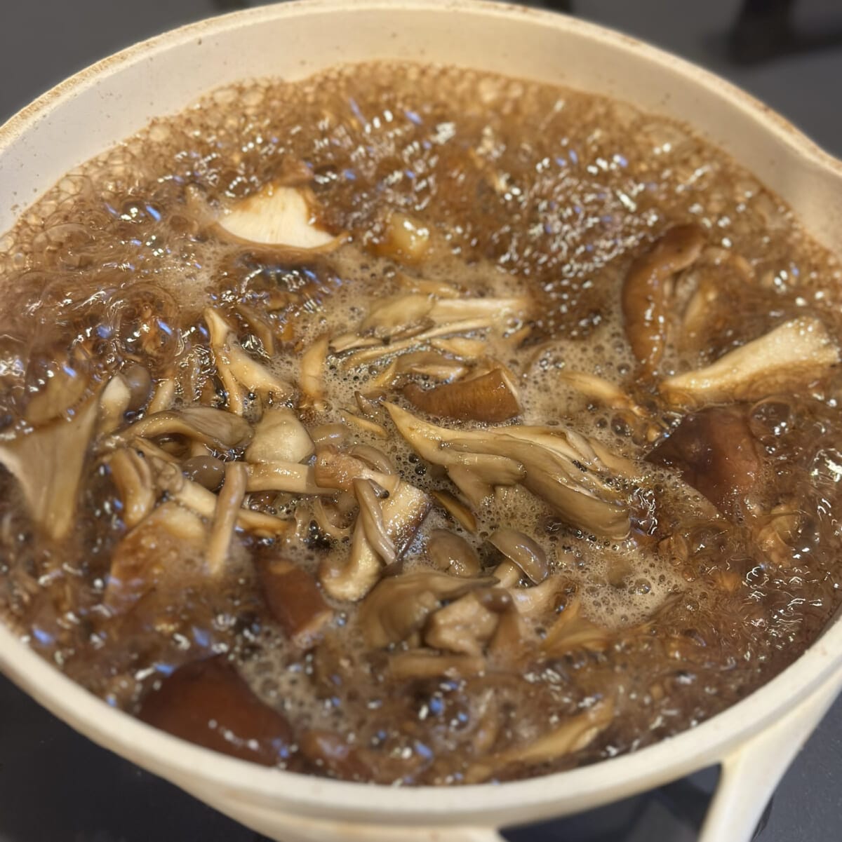 栗原はるみさんの「きのこのおかか煮」 作り方