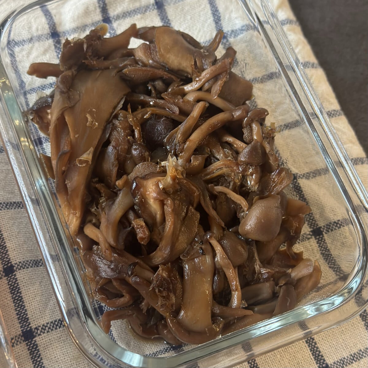 栗原はるみさんの「きのこのおかか煮」