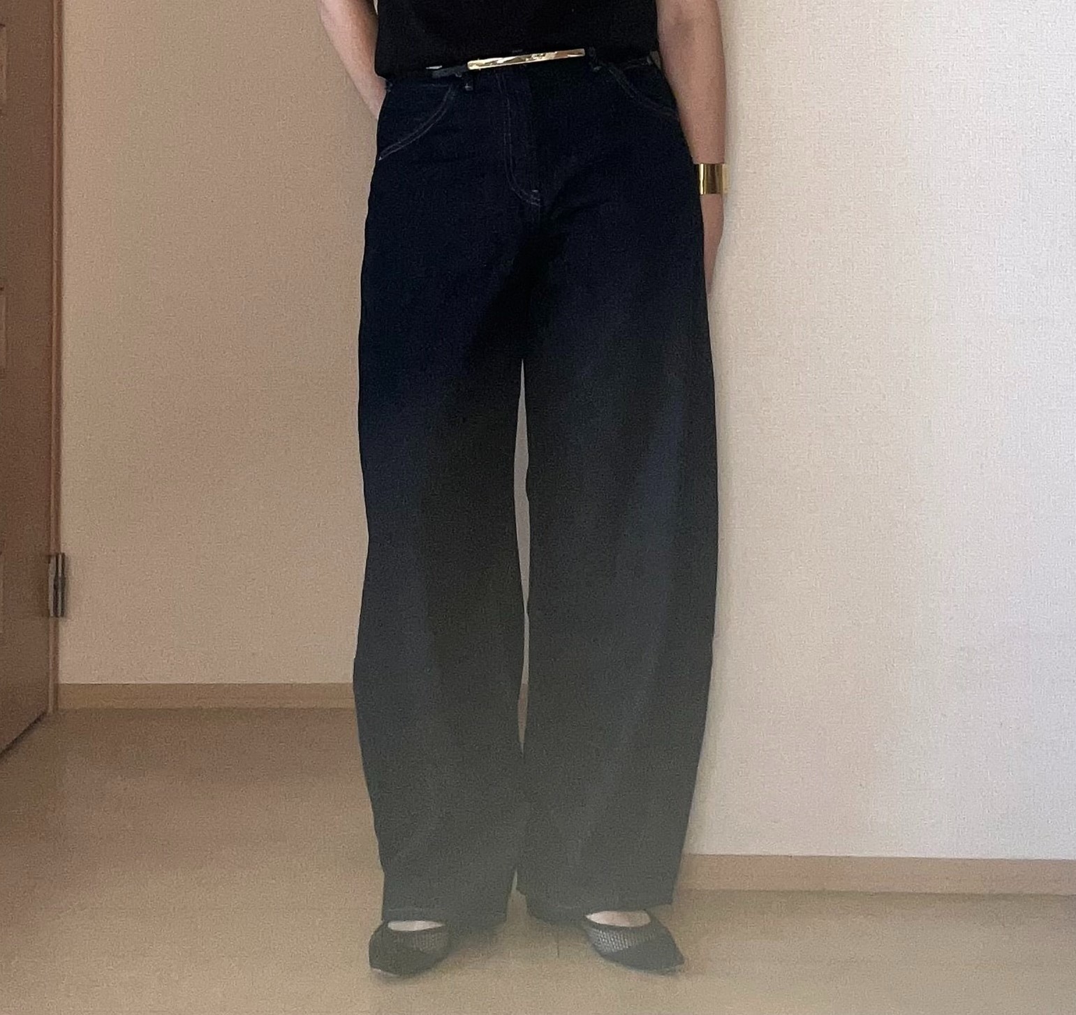 ユニクロ「バギーバレルレッグジーンズ」69 NAVYの正面着用