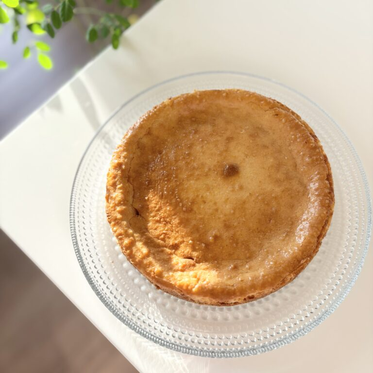 LEEレシピ・磯谷仁美さんの「かぼちゃのチーズケーキ」完成(ホール)