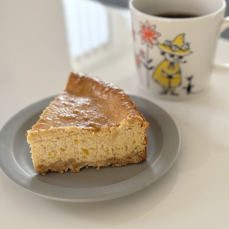 LEEレシピ・磯谷仁美さんの「かぼちゃのチーズケーキ」完成(カット)
