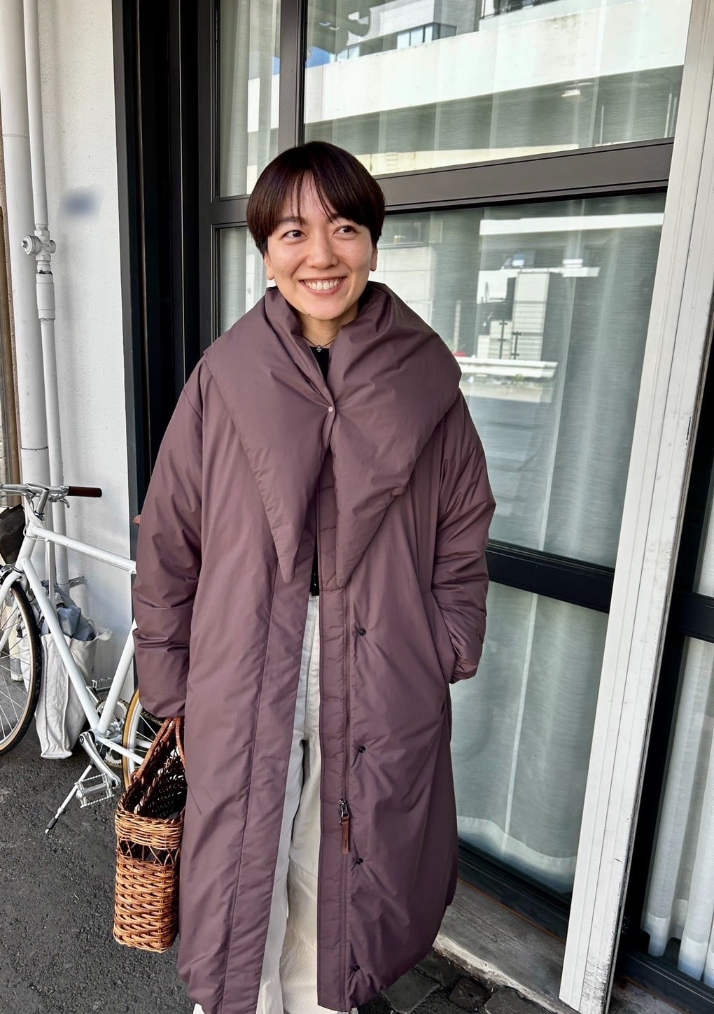 【兵藤千尋さんコラボ】三角ストール付きロングダウンコート ブラウン正面足切り