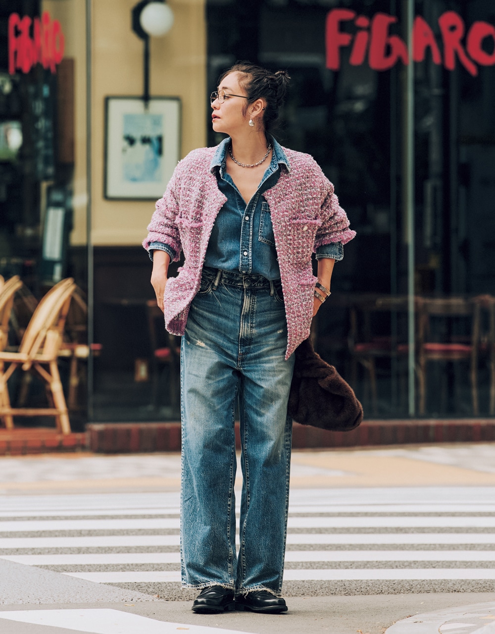 【ツイードジャケット×Blue Denimコーデ】ブルーデニムのラフさをエレガントに格上げ 竹下玲奈さん