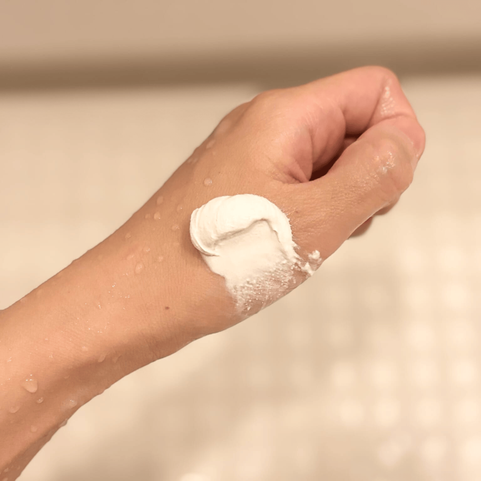 SUQQU「クリアリング スクラブ」手に出したところ