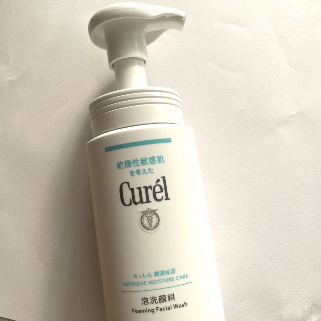 花王「キュレル 潤浸保湿 泡洗顔料」商品