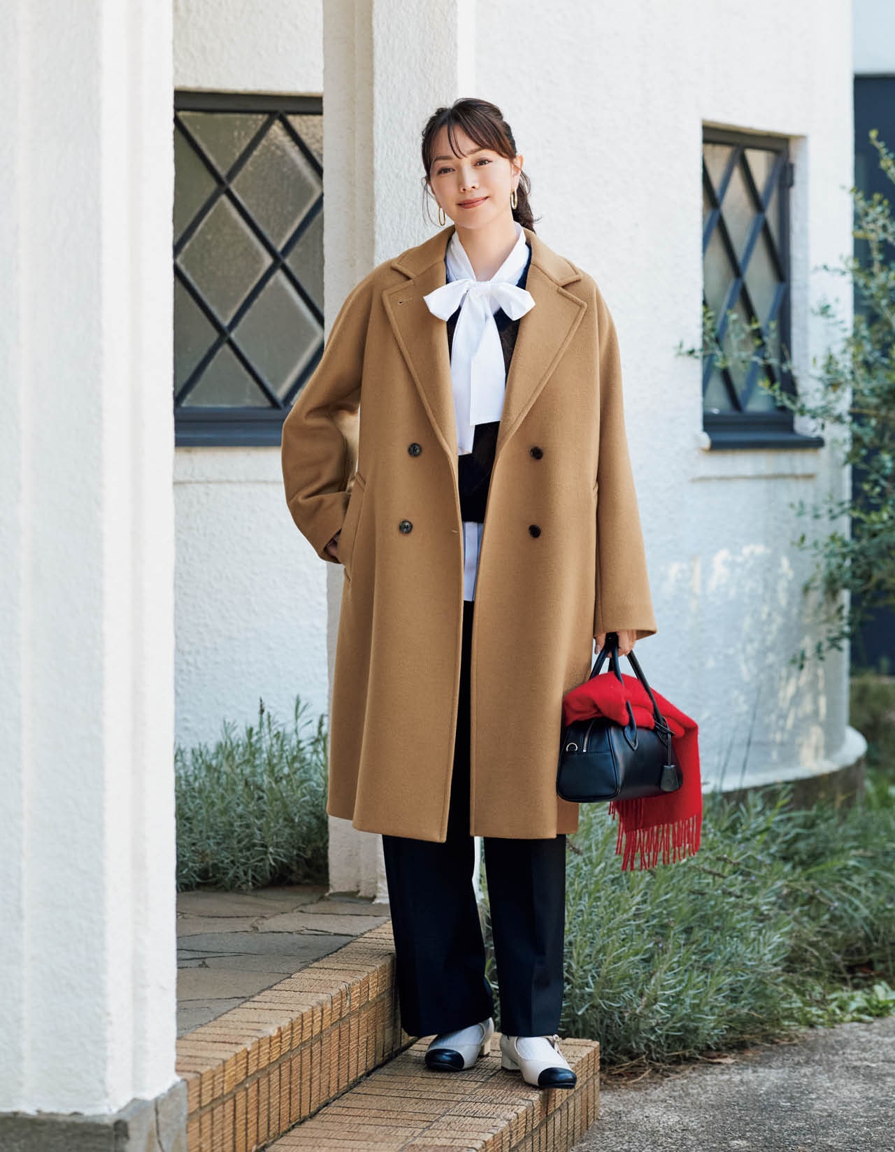蛯原友里さんのマッキントッシュ フィロソフィー Horsley［ ホースリー ］ニューモデルのチェスターのコーデ