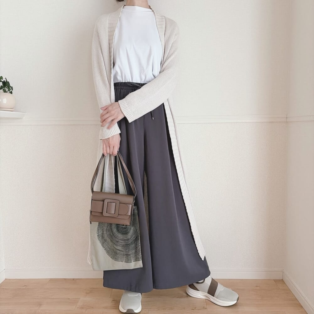 ロングカーディガン　全身