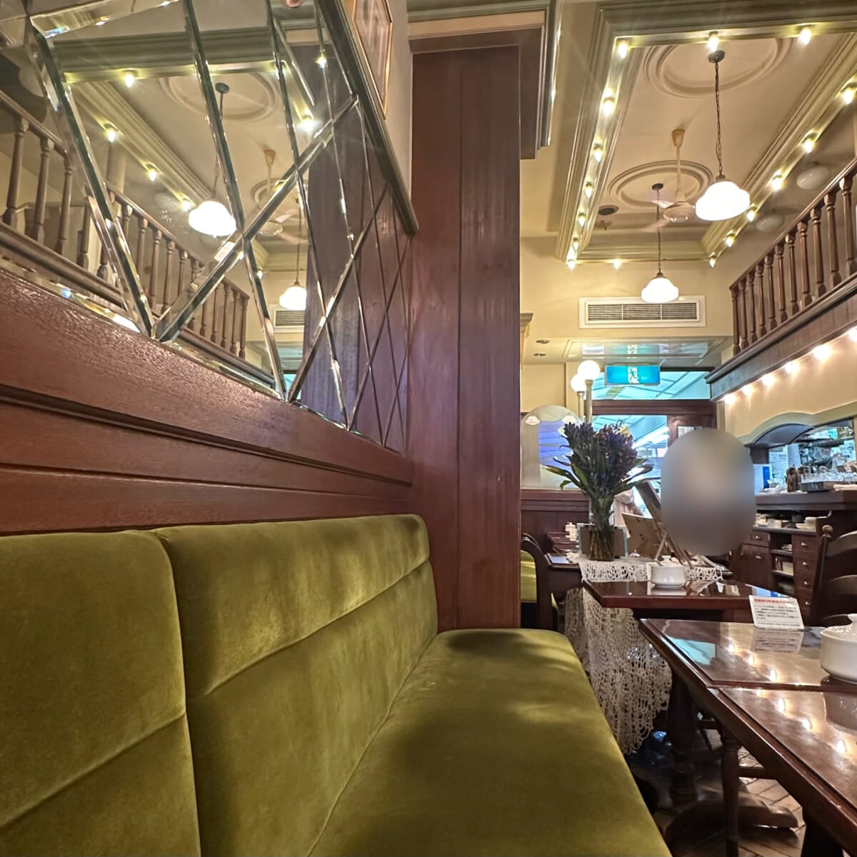 【横浜・関内】文明堂茶館 ル・カフェ レトロな店内