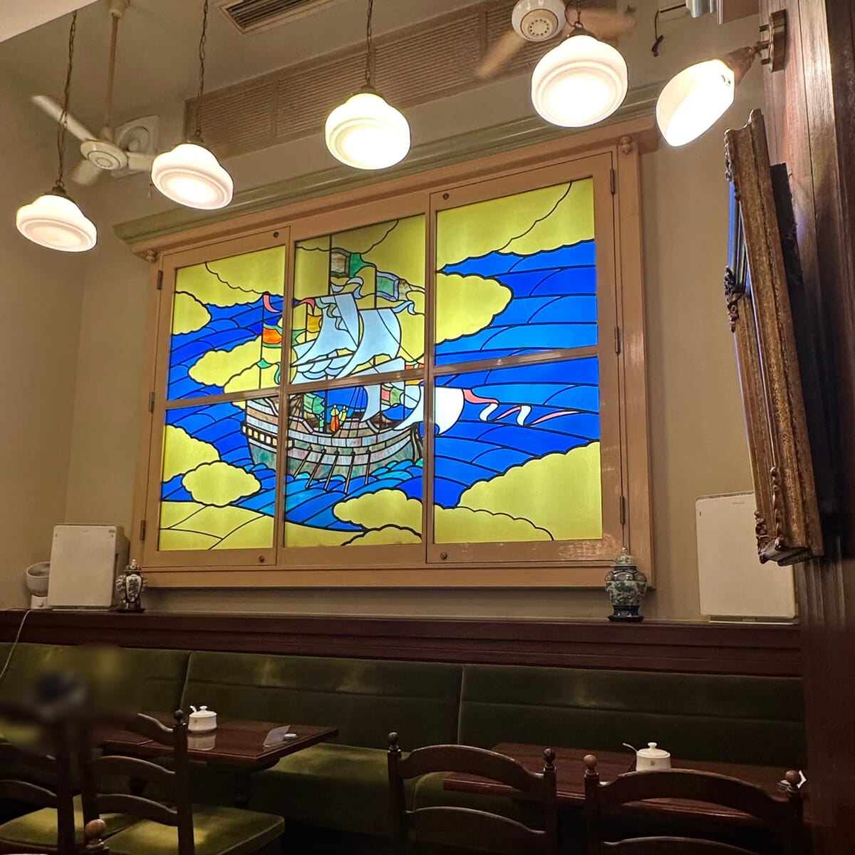 【横浜・関内】文明堂茶館 ル・カフェ レトロな店内 ステンドグラス