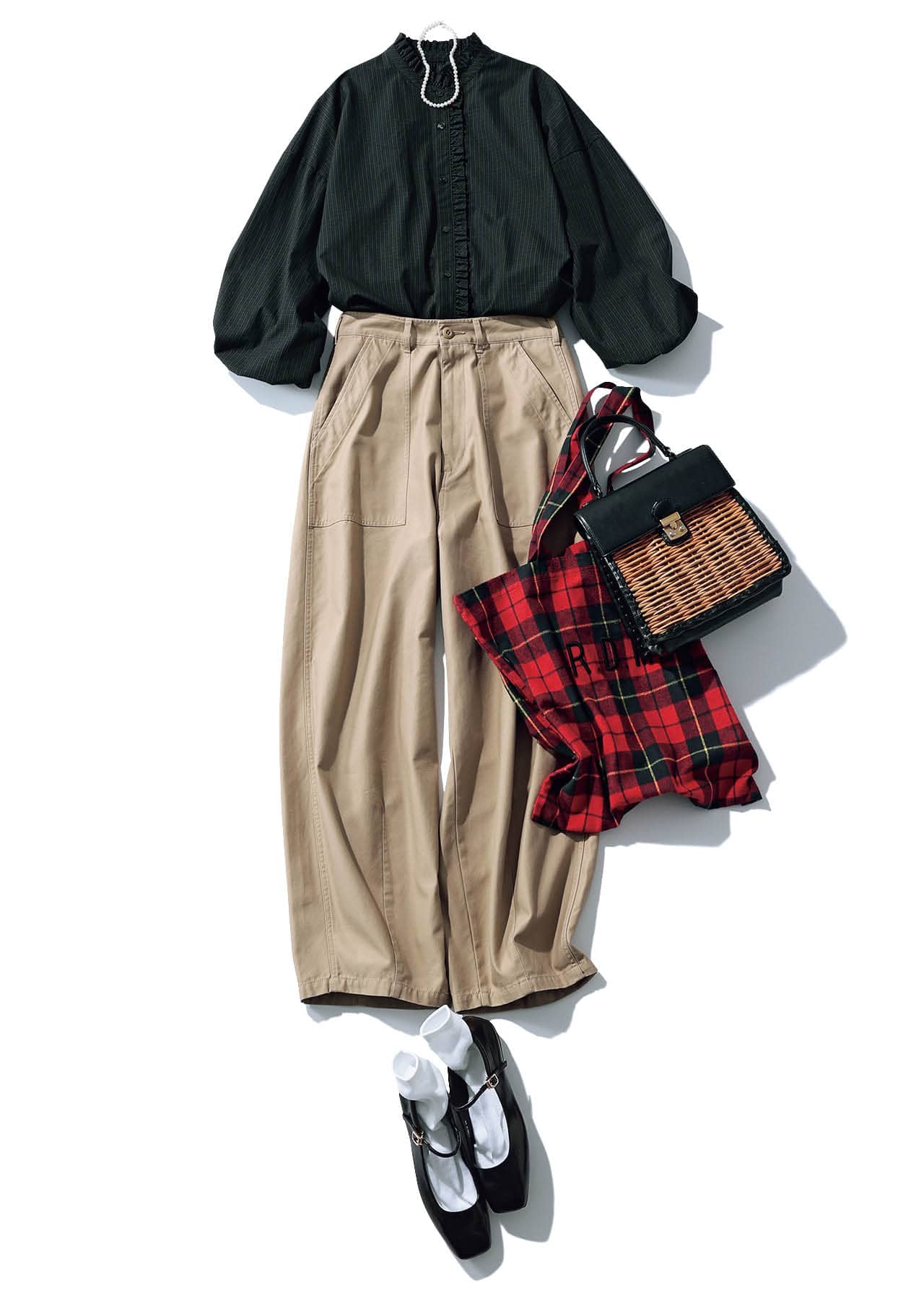20th Anniv. LEE限定 12closet(トゥエルブクローゼット)【洗える】【石上美津江さんコラボ】チェックフリルブラウスと20th Anniv. LEE限定 12closet(トゥエルブクローゼット)【洗える】【石上美津江さんコラボ】カーヴィパンツと20th Anniv. LEE限定 MOHI(モヒ)【石上美津江さん別注】スクエアトゥメリージェーンのコーデ