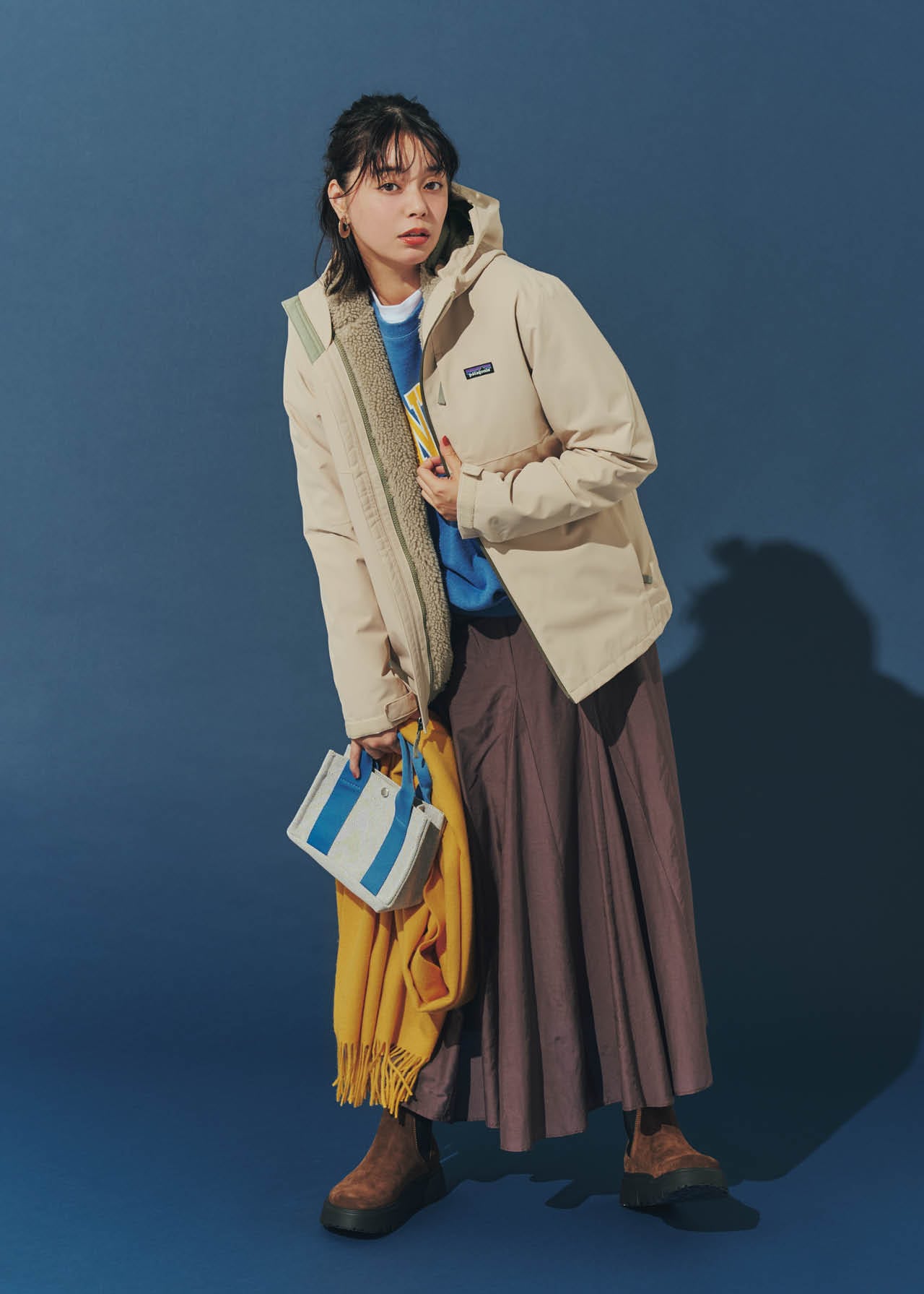 岸本セシルさんのpatagonia(パタゴニア)【洗える】【防水】【透湿】【リバーシブル】K's-4-in-1 Everyday Jktのコーデ1