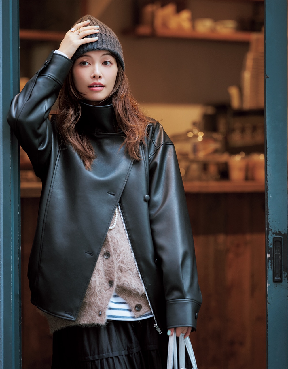 レザージャケットコーデ 垣内彩未さん
