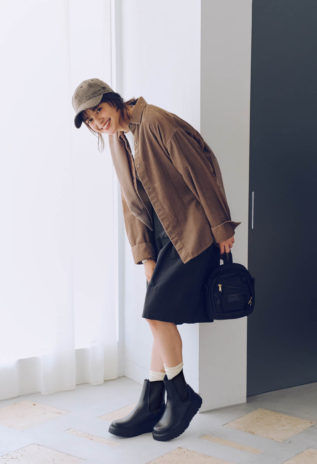岸本セシルさんのMICA & DEAL(マイカ アンド ディール)MICA×NEW ERA 9TWENTY wool capのコーデ