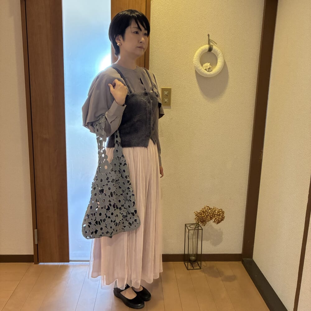 秋コーデ チュールスカート ニットキャミ