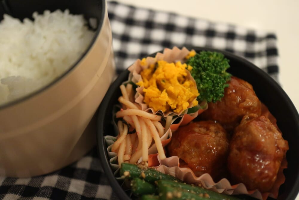 コウケンテツ
ミートボール　かぼちゃサラダ LEE11月号　お弁当