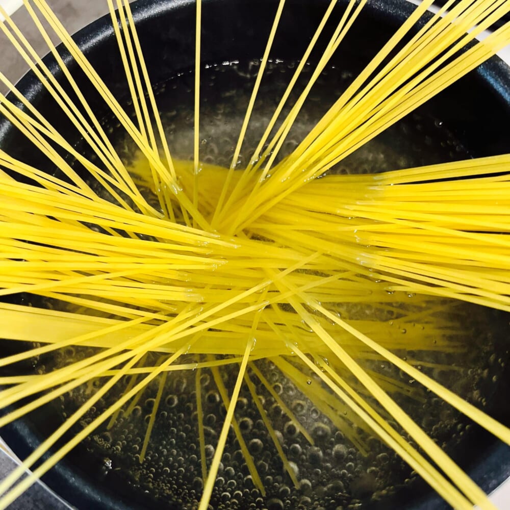 コウケンテツさんの人生で一番作っている「トマトソーススパゲッティ」　コウケンテツ流　がんばらない定番料理　LEE2026年11月号