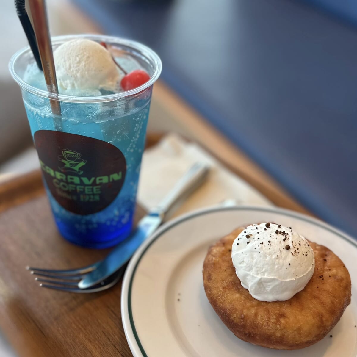 CARAVAN COFFEE(キャラバンコーヒー)ベースゲート横浜関内タワー店 横濱クリームソーダとコーヒー生ドーナツ